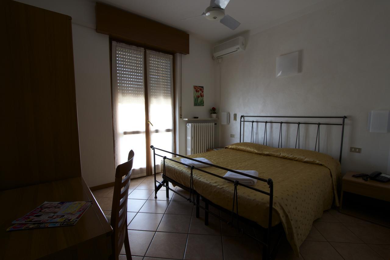 Albergo Tavernetta Castelnuovo del Garda Eksteriør billede
