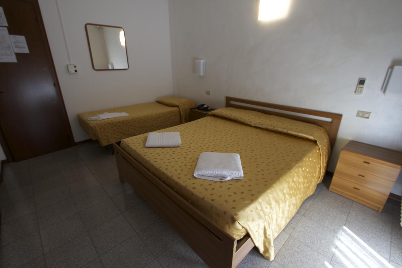 Albergo Tavernetta Castelnuovo del Garda Eksteriør billede