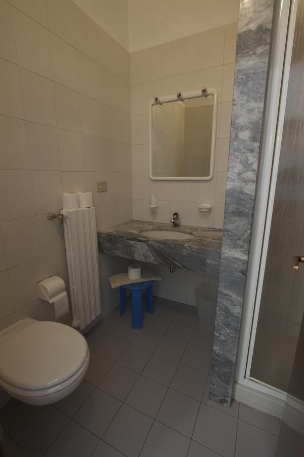 Albergo Tavernetta Castelnuovo del Garda Eksteriør billede