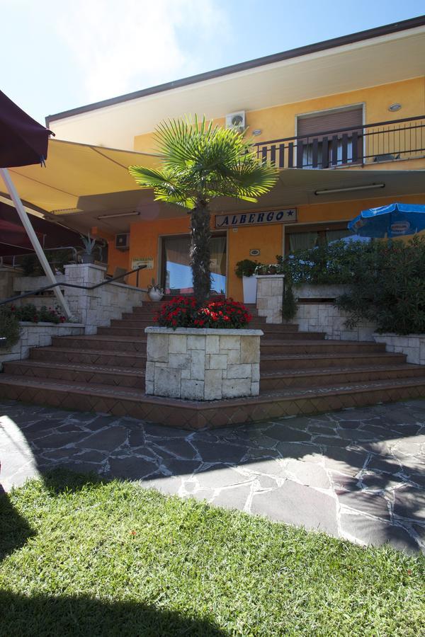 Albergo Tavernetta Castelnuovo del Garda Eksteriør billede